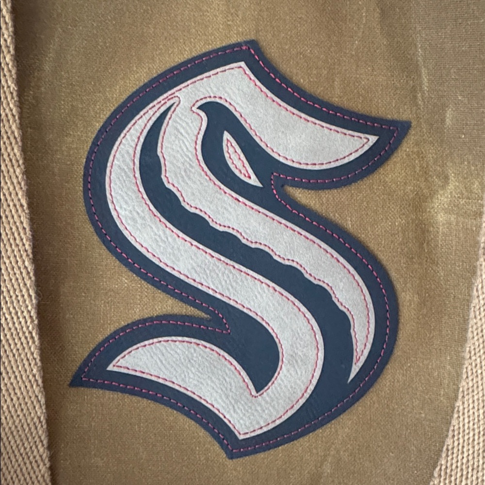 Filson x Seattle Kraken Tin Cloth Zippered Tote 1 of 300 Team Store Exclusive - Picture 7 of 9